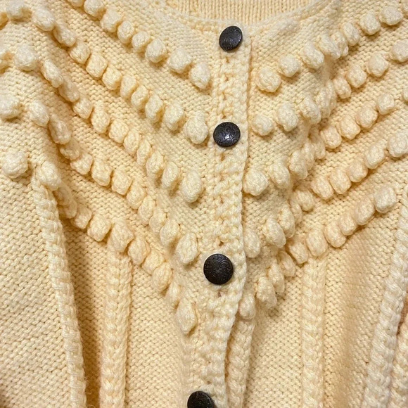 Vintage - Yellow Bavarian Style Boucle Sweater - Picture 5 of 7